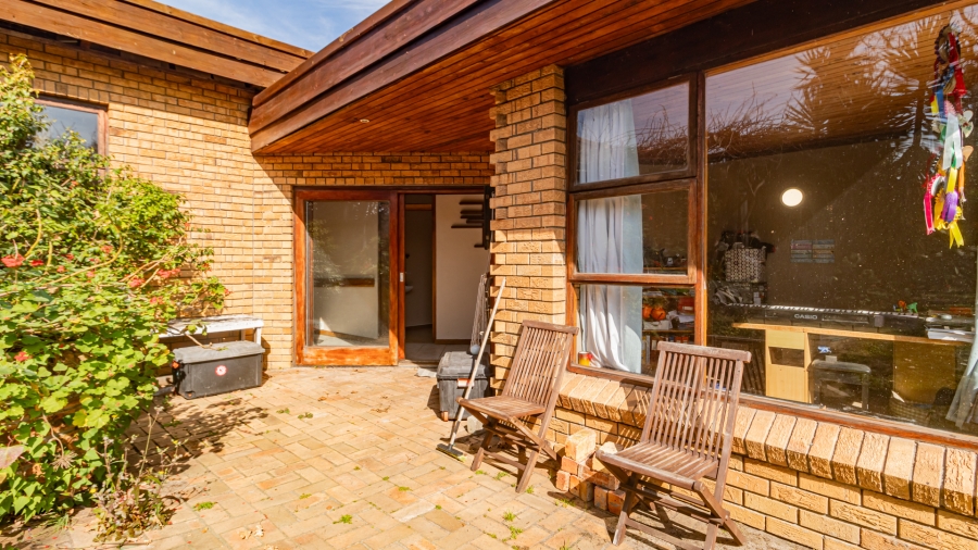4 Bedroom Property for Sale in Table View Western Cape